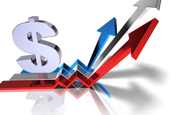 Người chơi đang phân tích dữ liệu trên màn hình để tối đa hóa lợi nhuận với 58vin